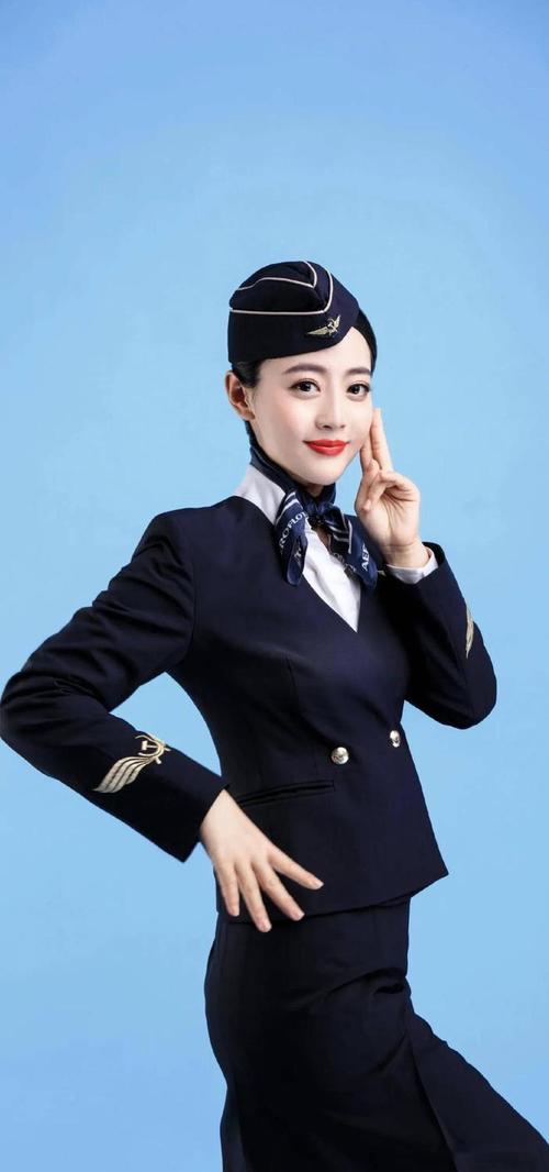 如何优雅地称呼空姐：探索现代礼仪与尊重文化的新风尚