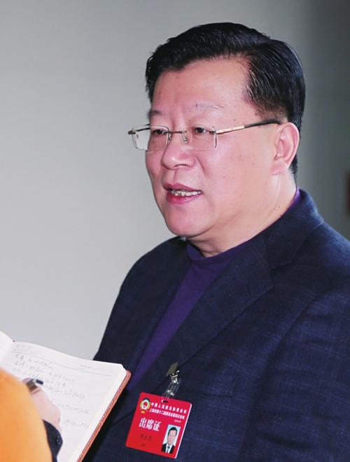 陈永亮委员提议上海应加强社会保障体系建设